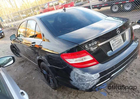 2013 Mercedes-Benz C 300 Sport 4Matic из США, поврежденный, VIN WDDGF8AB1DA835798